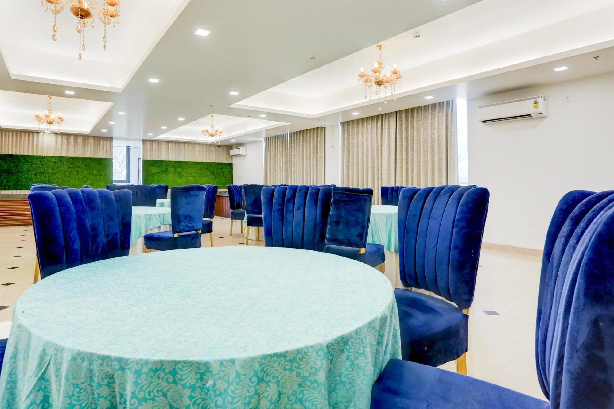 Palette Calista Premium Resort Samalkha 外观 照片