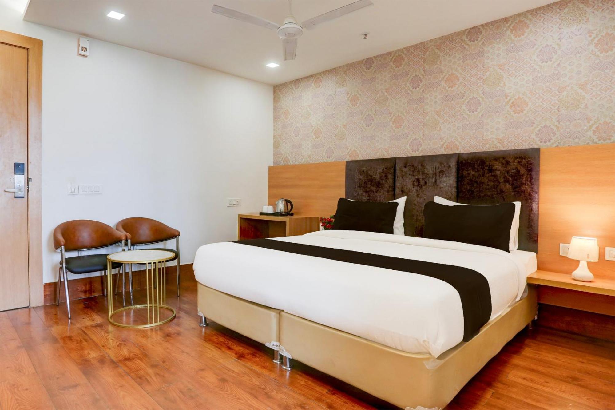 Palette Calista Premium Resort Samalkha 外观 照片