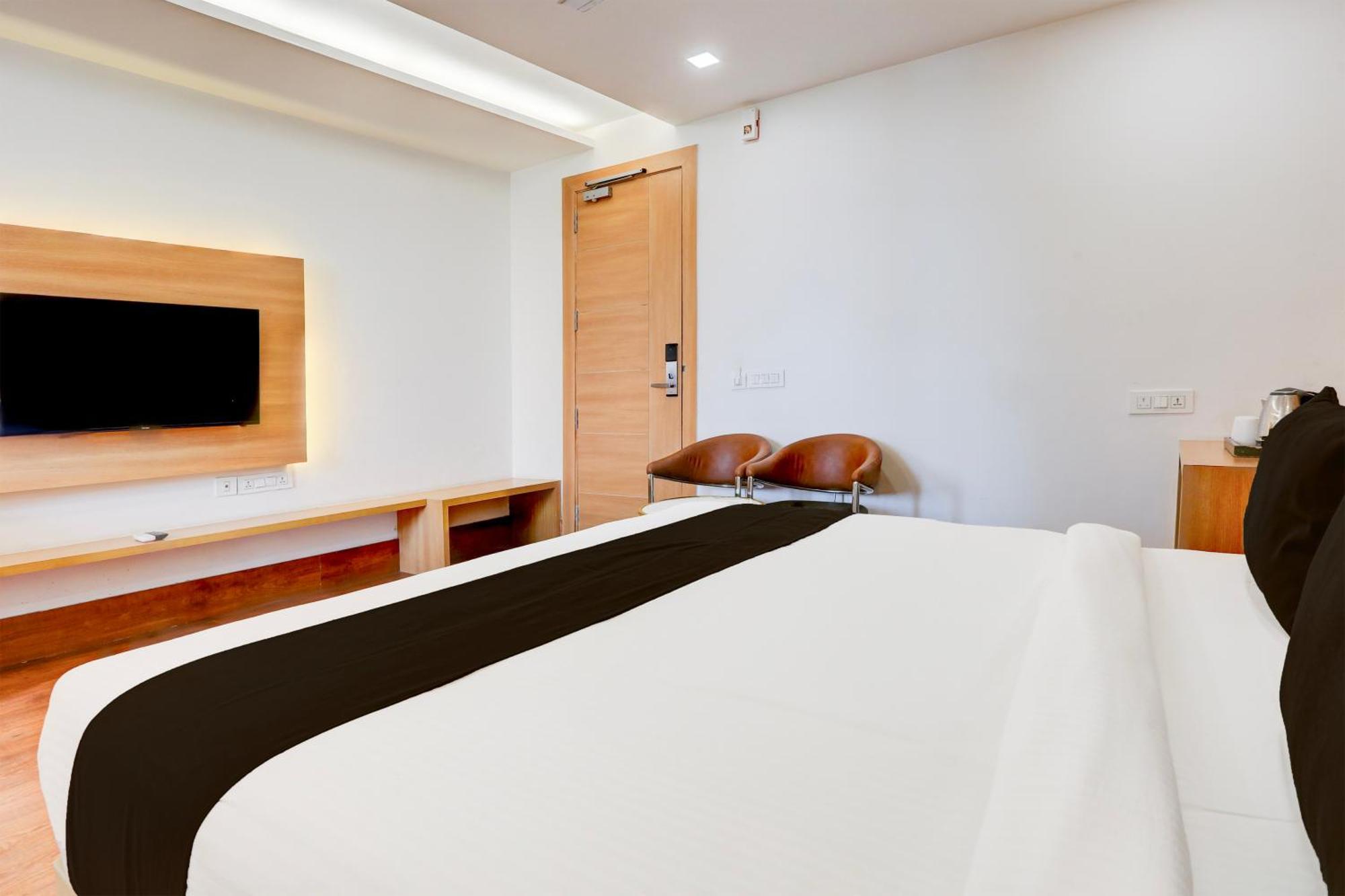 Palette Calista Premium Resort Samalkha 外观 照片